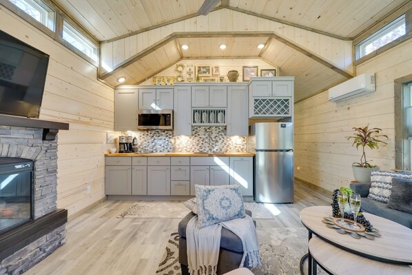 House (1 Bedroom) | Interior