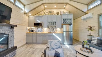 House (1 Bedroom) | Interior