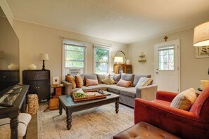 House (2 Bedrooms) | Interior - Steps to St Croix River! Charming Lakeland Home (Lakeland)
