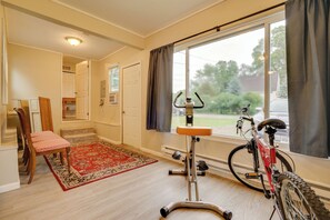 House (2 Bedrooms) | Interior - Steps to St Croix River! Charming Lakeland Home (Lakeland)
