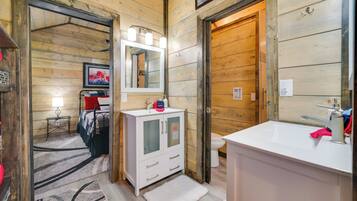 House (1 Bedroom) | Interior