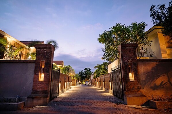 Property grounds - Gorgeous 3 Bedrooms Villa Beachside area of Sanur. (Bali)