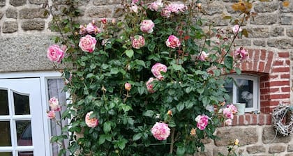 Charming Ground Floor Gîte in French Countryside – Sleeps 4 🏡🌿
