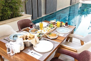 Free daily local cuisine breakfast