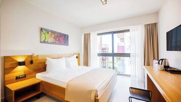 Habitación doble Deluxe, vista parcial al mar | Vista desde la habitación