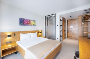 1 bedroom, premium bedding, minibar, in-room safe