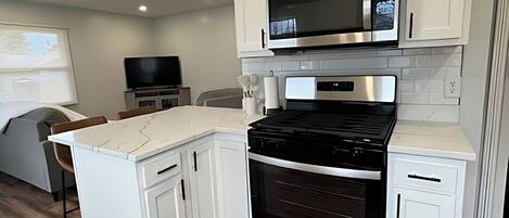 Refrigerador, microondas, horno, placa de cocina