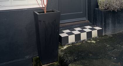 Posh Studio in the heart of Newlyn for the Solo Traveller/ Art School Student