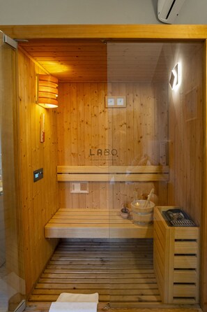 Deluxe Double Room | Desk, laptop workspace, free WiFi, bed sheets