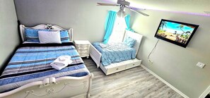 5 bedrooms, free WiFi, bed sheets - Spacious 5BR Disney Area Vacation Home-Private Pool & Free Hot Tub-Sleeps18 (Davenport)