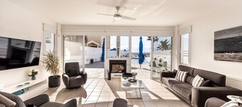 Faros Seaside Villa Larnaca