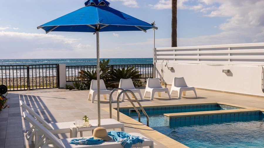 Faros Seaside Villa Larnaca