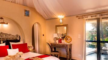Presidential Suite | In-room safe, individually decorated, individually furnished