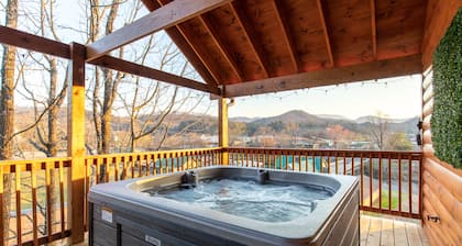 Parkway Paradise w Private Hot Tub