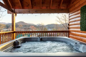Signature Cabin, Multiple Bedrooms, Hot Tub, River View | Private spa tub - Parkway Paradise w Private Hot Tub (Pigeon Forge)