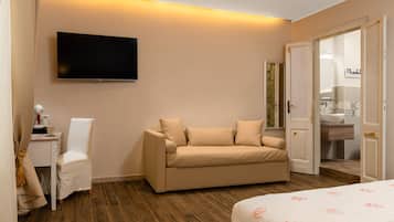 Superior Room | In-room safe, iron/ironing board, free WiFi