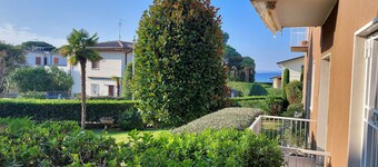 Camelia Holiday Apartment - 50 m from the lake