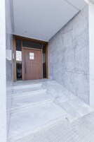 Entrada al alojamiento