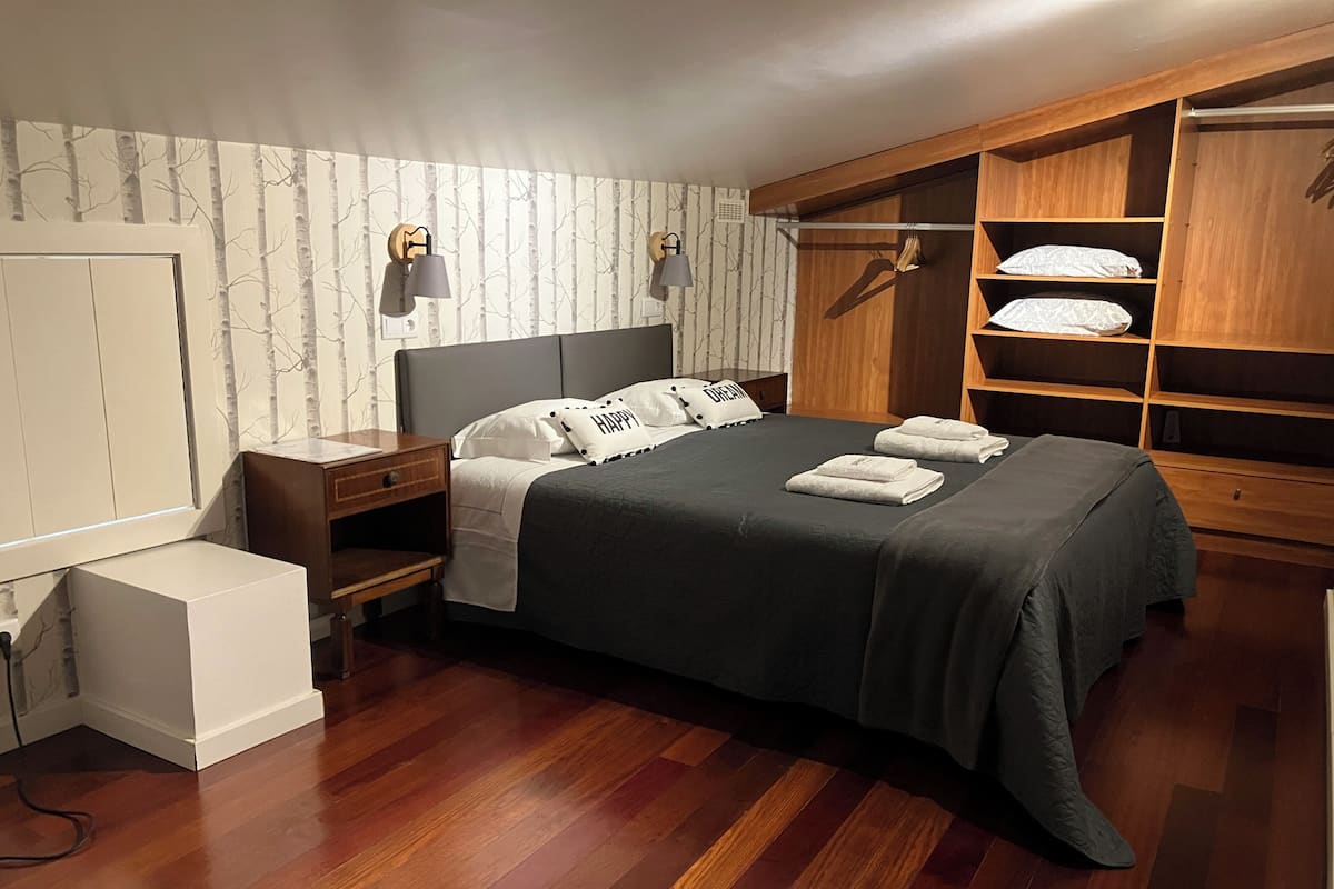 Junior Twin Room | 1 bedroom, blackout drapes, iron/ironing board, free WiFi
