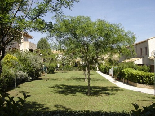 Appart. T2 de 35 m² en rez de Jardin au Calme. Résidence Fermée Avec Piscine