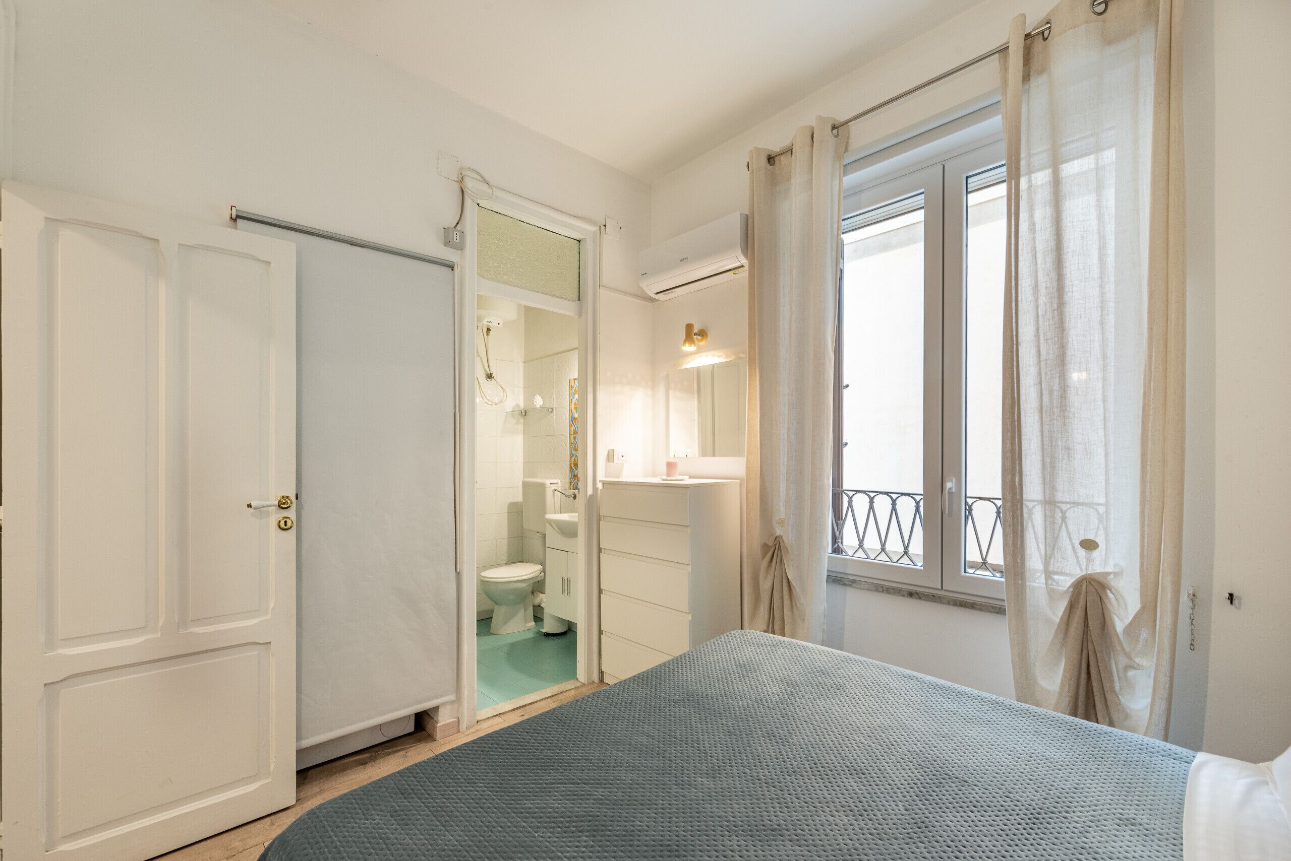 Bügeleisen/Bügelbrett, kostenloses WLAN, Bettwäsche