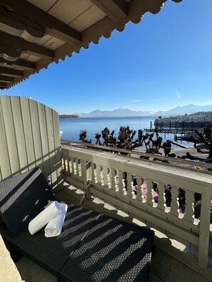 Habitación doble clásica, balcón, vista al lago | Vista desde la habitación