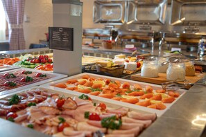 Free daily buffet breakfast  - Gästehaus Sieben Zimmer am See  (Prien am Chiemsee)