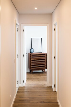 Blackout drapes, soundproofing, iron/ironing board, free WiFi - The Haus - Santa Barbara II (Lisbon)