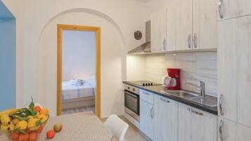 Macchina per tè/caffè, frigorifero, microonde, forno