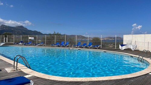 Appartement 6 Personnes 3 Chambres Dans Résidence Avec Piscine à Lumio