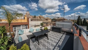 Nhà Duplex Deluxe | Hiên