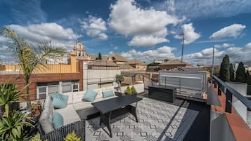 Deluxe Duplex | Terrace/patio