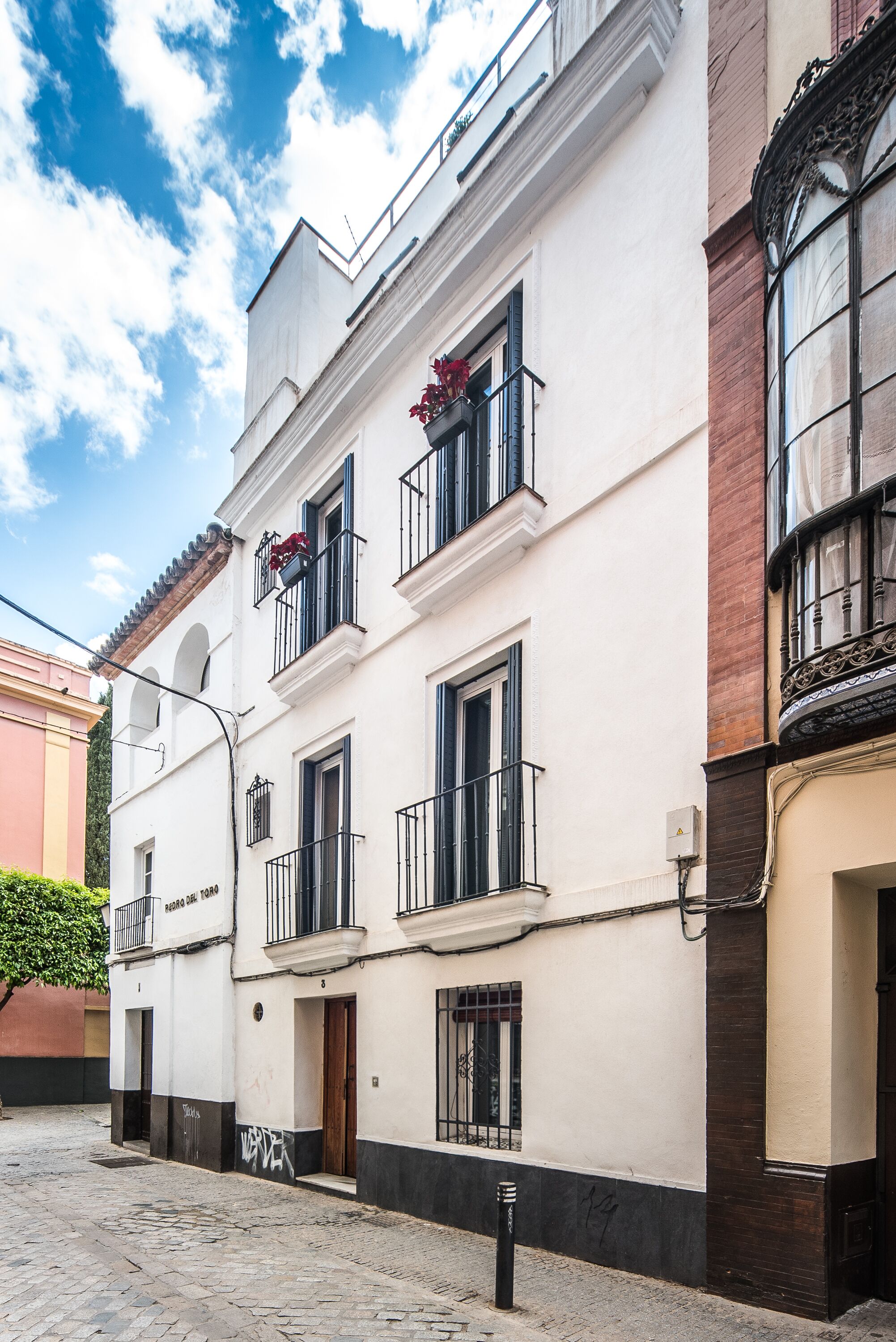 Fachada de la propiedad