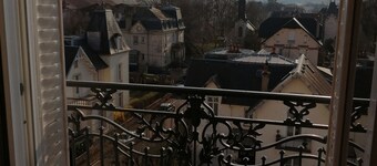 2 Pièces 62 m2, Superbe Vue, Spacieux, Lumineux, Chargé D'histoire