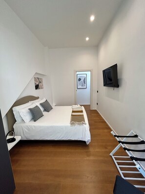 1 bedroom, in-room safe, iron/ironing board, free WiFi