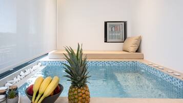 Panoramic Suite | Jetted bathtub