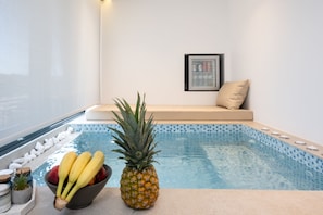 Jetted bathtub - Heart of Athens Apartments (Athens)