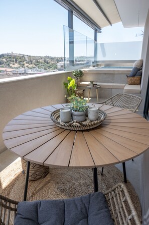 Luxury Suite | Balcony - Heart of Athens Apartments (Athens)