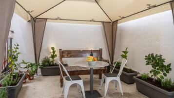 Monastiraki Studio with Patio, Annex Building | Terrazza/patio