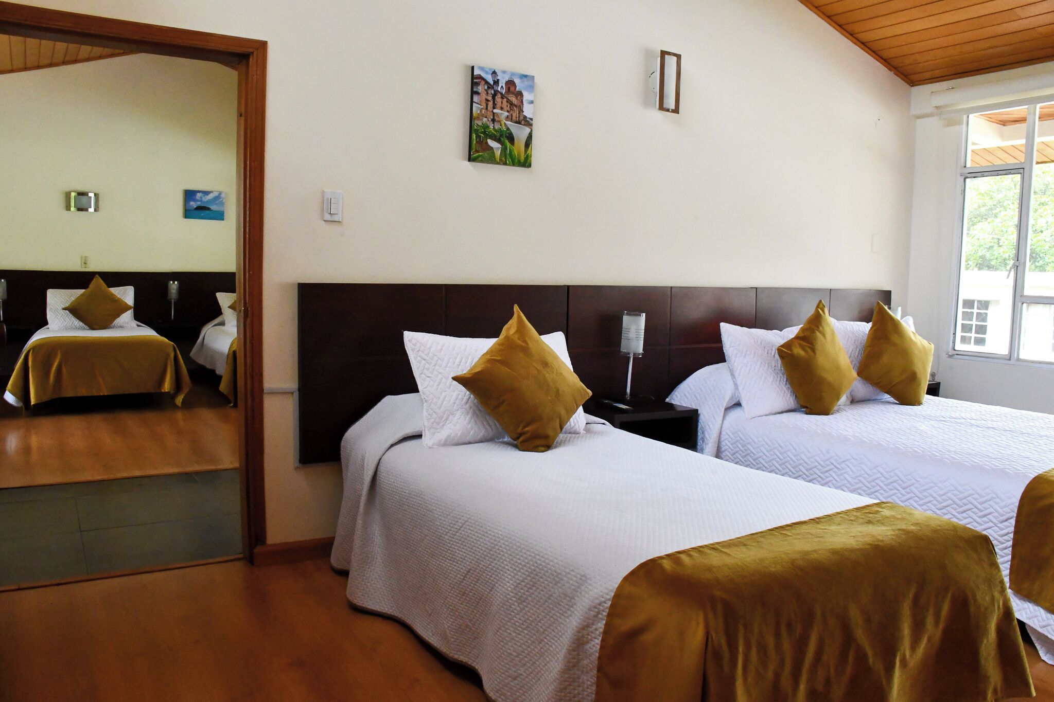 Family Cabin | Premium bedding, minibar, desk, laptop workspace