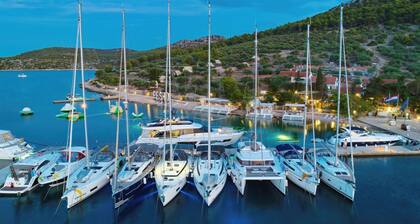 Room 6 - Perfect Glamping for people who want more!