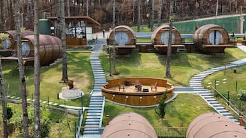 Vista frontal de la propiedad