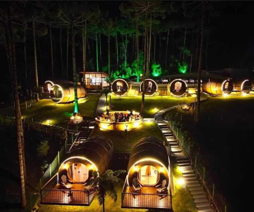 Habitación Deluxe doble, 1 cama de matrimonio grande, no fumadores, Se admiten mascotas | Sábanas de algodón egipcio y ropa de cama de alta calidad