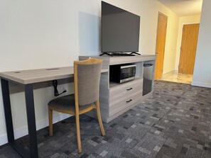 Individuelt innredet, skrivebord og skrivebord for bærbar PC