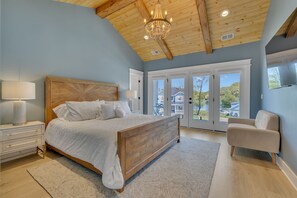 5 室のベッドルーム、旅行用ベビーベッド、WiFi (無料)、ベッドシーツ