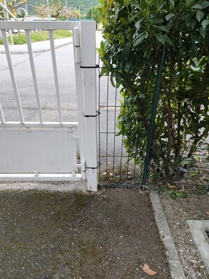 Exterior detail - LE NID Savoyard (Faverges)