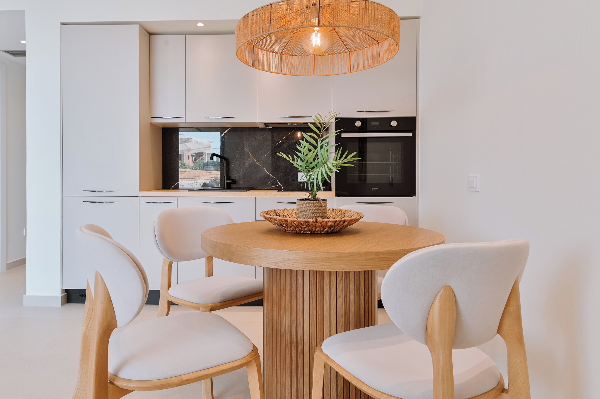 Villa, piscine privée | Cuisine privée | Grand réfrigérateur, four, plaque de cuisson, machine à expresso