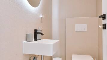 Vila, kolam renang pribadi | Kamar mandi | Shower, pengering rambut, handuk, dan sabun