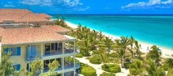 Villa 102: 1st Floor, 2 Bedrooms with King Beds, 2 Baths, Ocean Front Sleeps 4-5