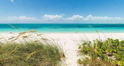 Villa Renaissance Villa 102 1st Floor Ocean Front 2 Bedrooms/2 Bathrooms